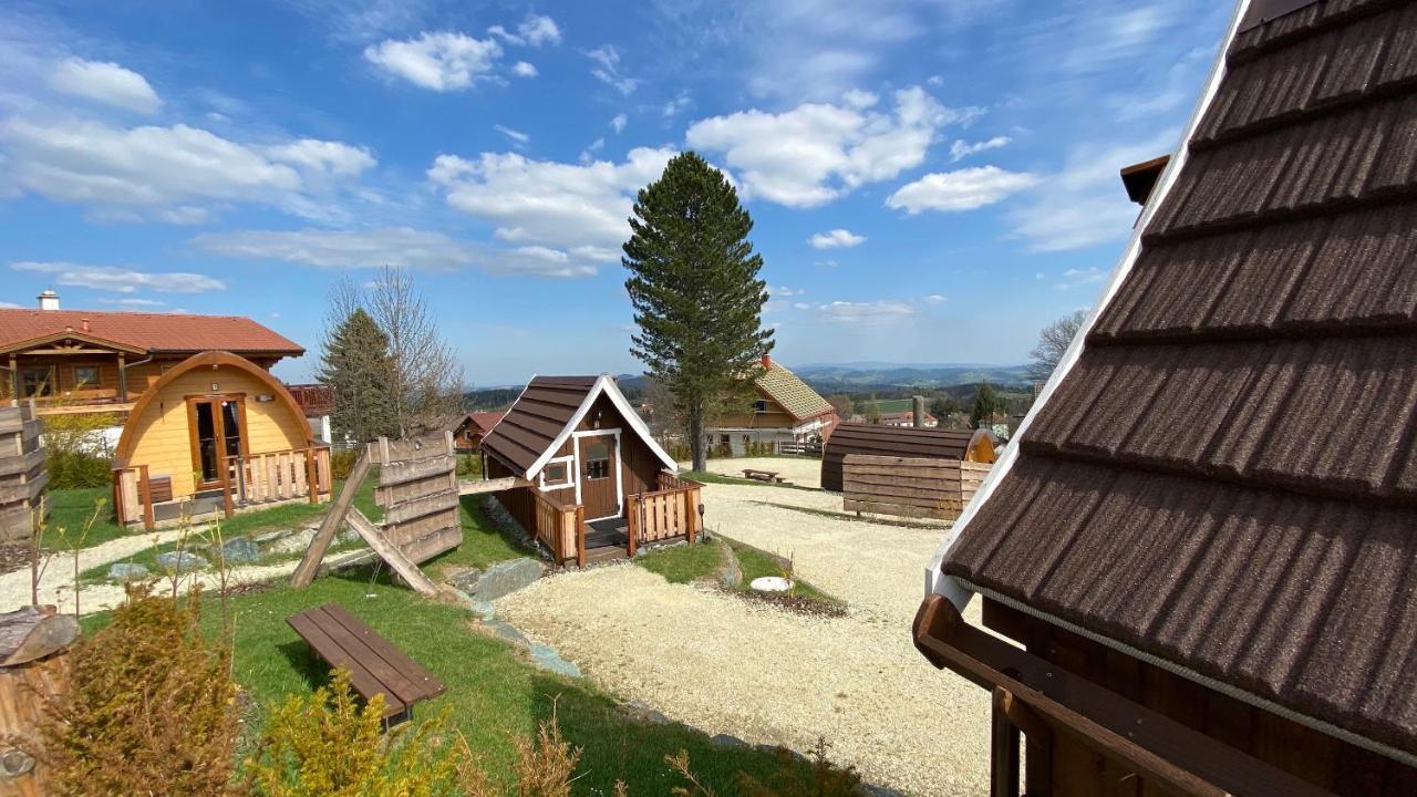 ホテル Glamping Park Mönichkirchen エクステリア 写真