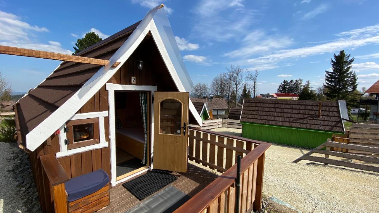 ホテル Glamping Park Mönichkirchen エクステリア 写真