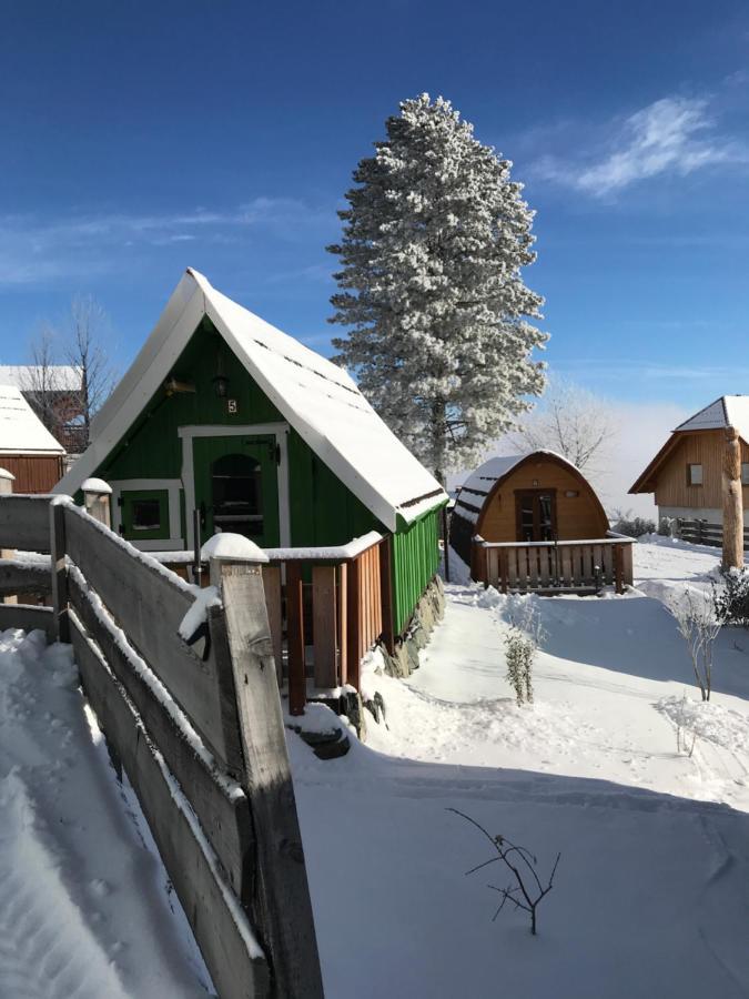 ホテル Glamping Park Mönichkirchen エクステリア 写真
