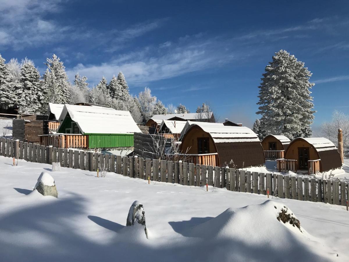 ホテル Glamping Park Mönichkirchen エクステリア 写真