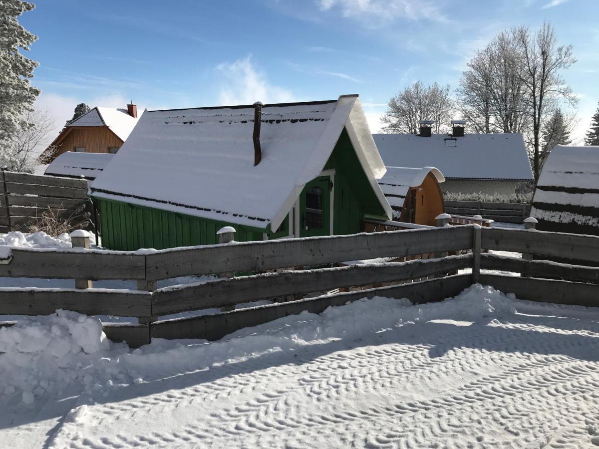 ホテル Glamping Park Mönichkirchen エクステリア 写真