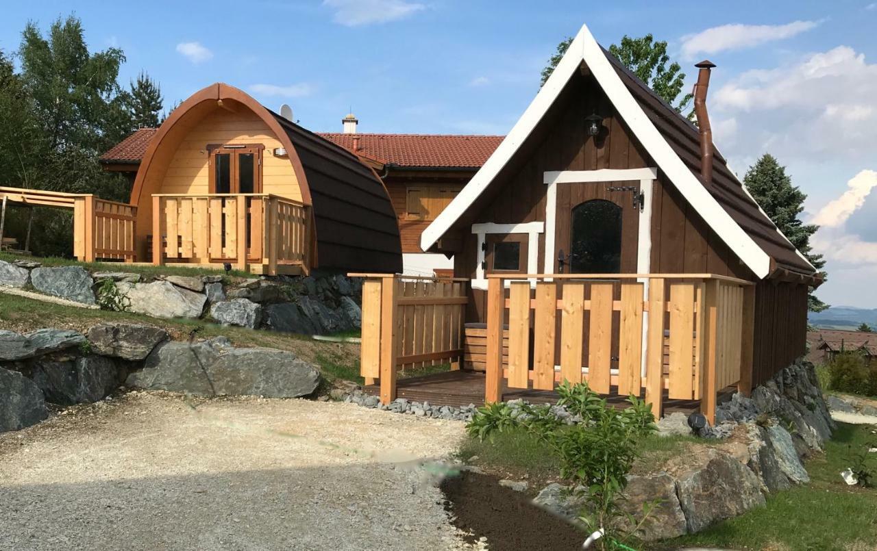 ホテル Glamping Park Mönichkirchen エクステリア 写真