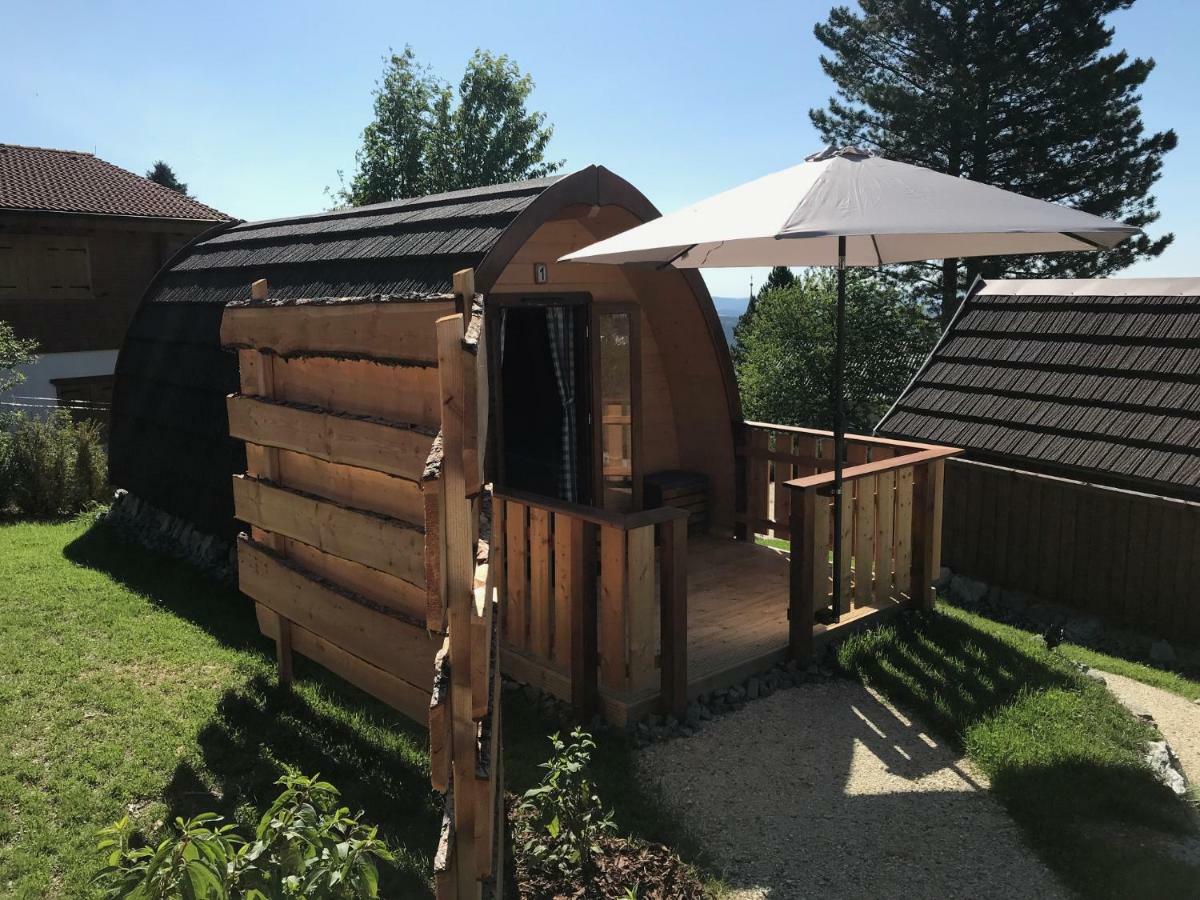ホテル Glamping Park Mönichkirchen エクステリア 写真