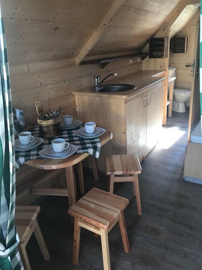 ホテル Glamping Park Mönichkirchen エクステリア 写真